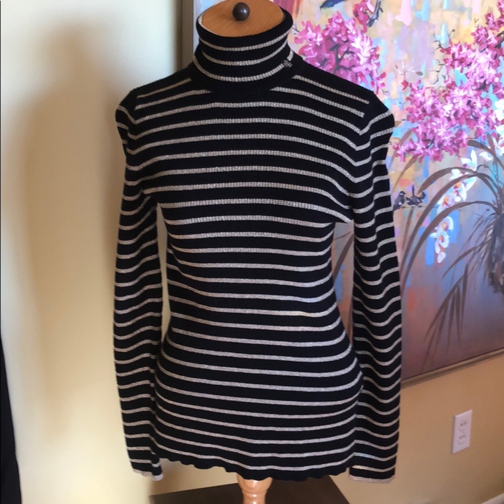 Like new Ralph Lauren Black & Gold Turtleneck XL